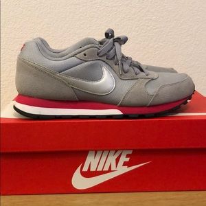 Women Nike MD Runner 2